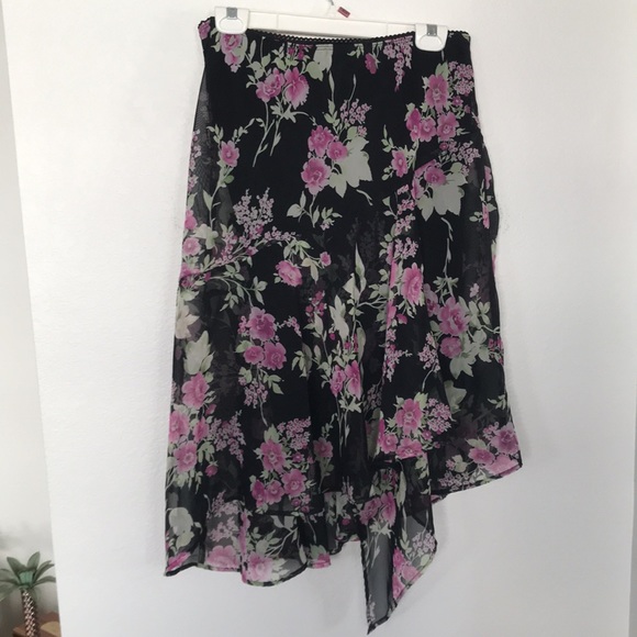🌸COMPLETE OUTFIT FLORAL TOP AND SKIRT BY CONNECTED APPAREL GREAT CONDITION! NWT - Picture 3 of 13